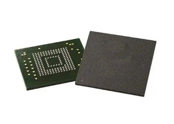 Chip Sirkuit Terpadu IS21TF64G-JCLI 512Gbit eMMC 5.1 Antarmuka 153-VFBGA IC Memori